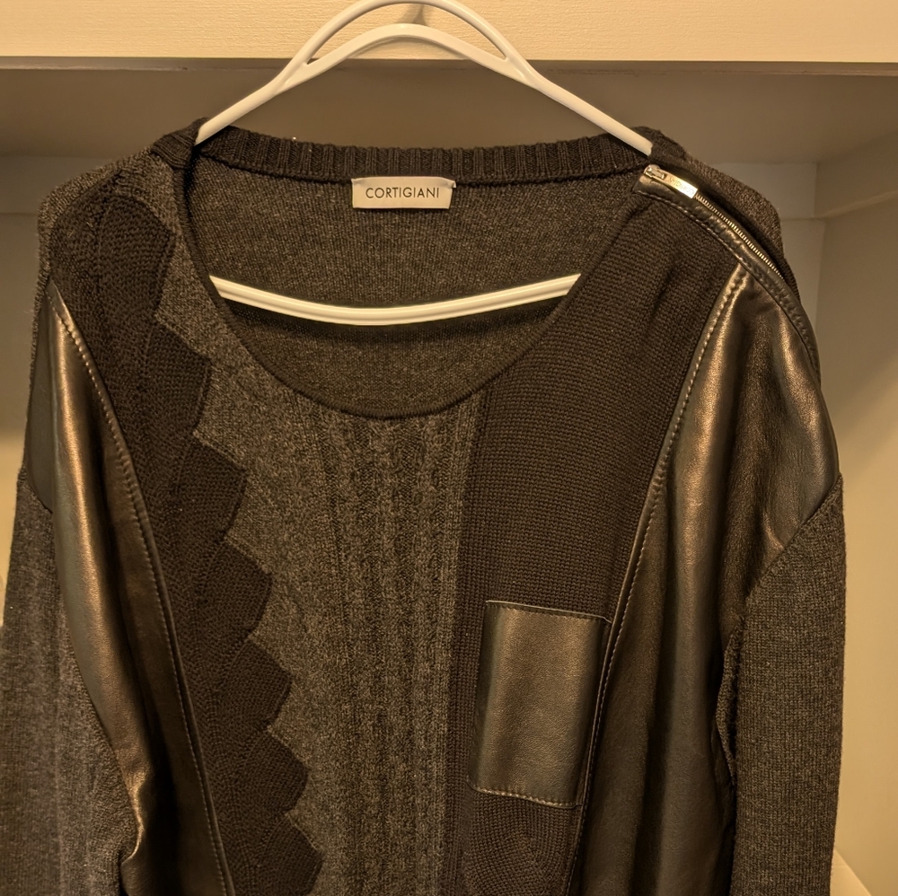 NWOT'' Men's XXL luxury black wool and leather sweater,  zip on shoulder, Italy